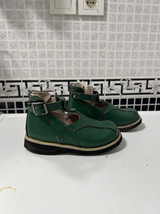 Ортопедическая обувь 26-27 за 180 почти новая