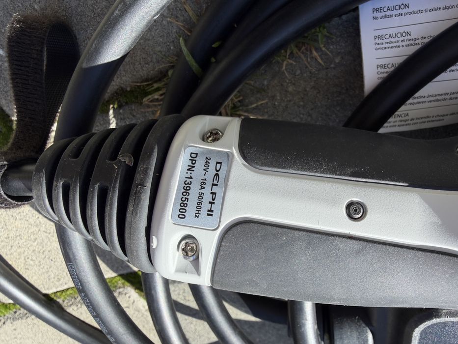 Încărcător hybrid plug in  Mercedes-Benz APTIV 2,4 kW Type 2