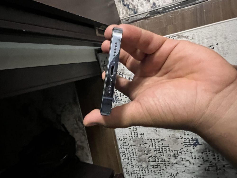 13 pro LLA 128gb