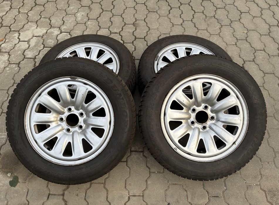 Cauciucuri Iarna Dunlop 215/60 R16 Noi
