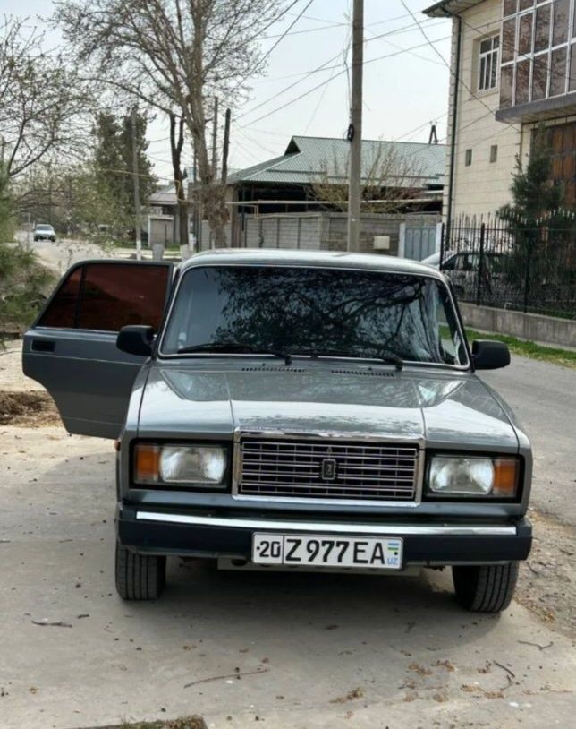 VAZ 2107 Lada, Gray