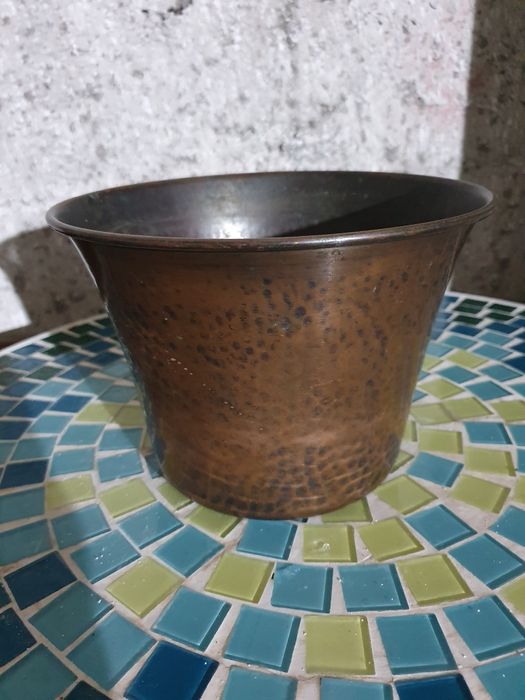 Стар меден съд за вода