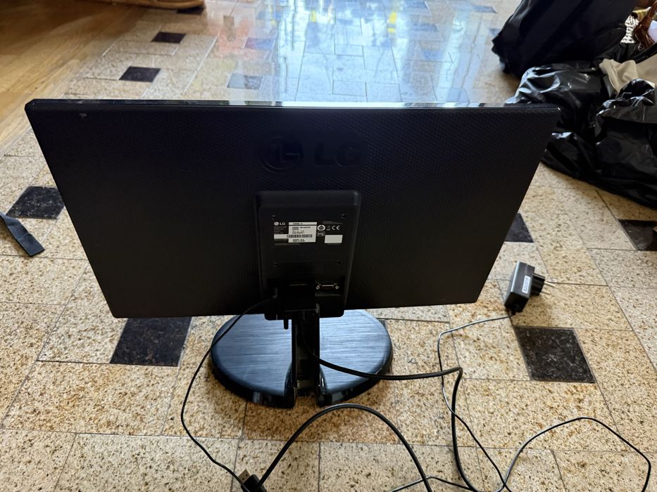 Monitor Philips/ LG 22 inch LED – Model 223V5LSB/01 DVI VGA