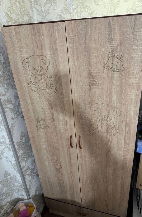 Вместительный детский шкаф