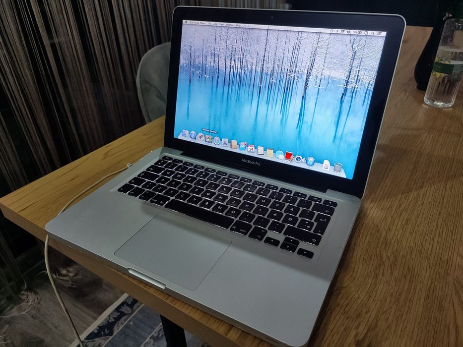 Macbook Pro i5 impecabil