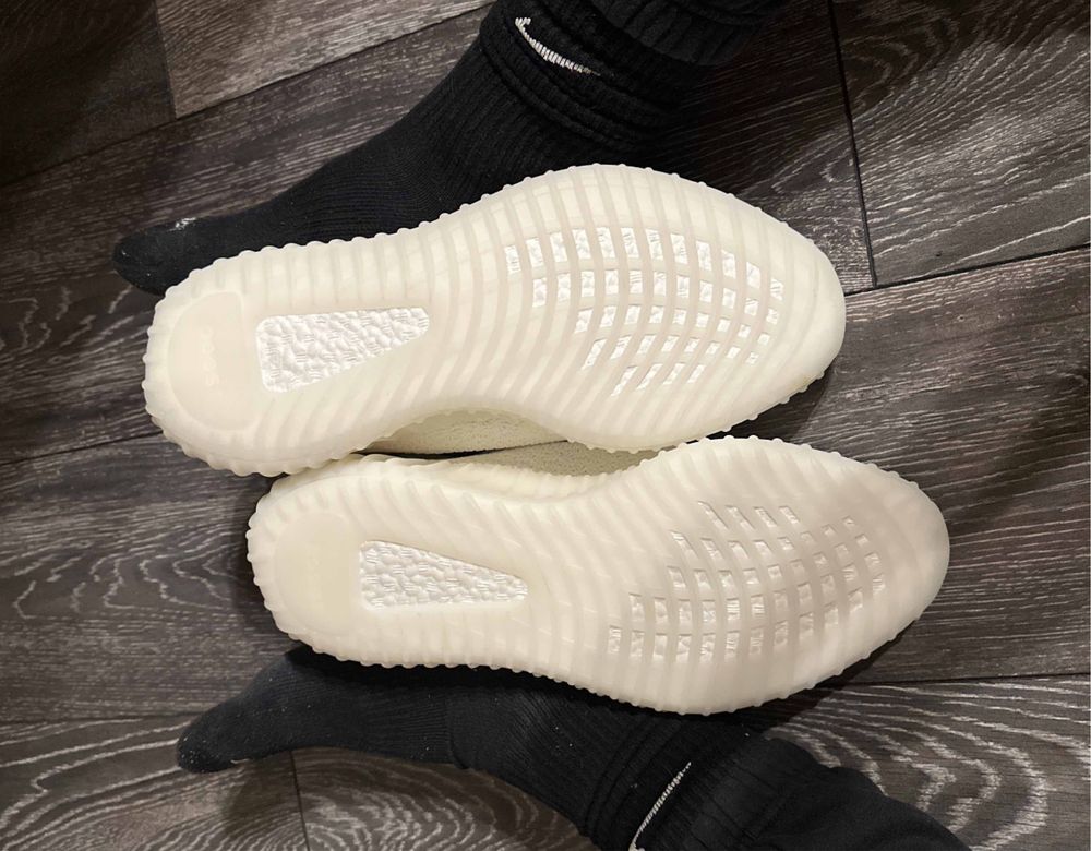 Vand yeezy 350 V2 Tripple White marime 48