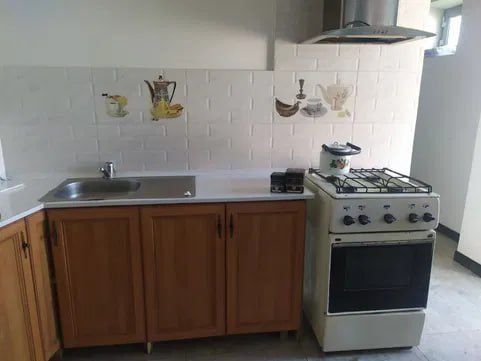 Mirzo Ulugbek Maksim Gorkiy metro yaqinida 2xonali kvartira arendaga