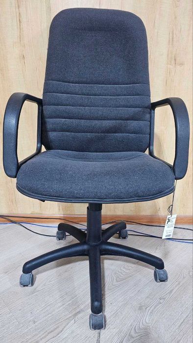 Кресло поворотное