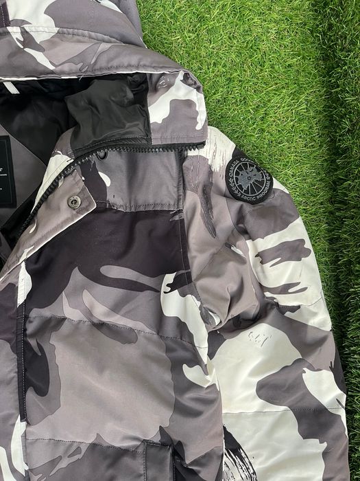 Мъжко пухено яке : Canada Goose - Macmillan Camouflage L