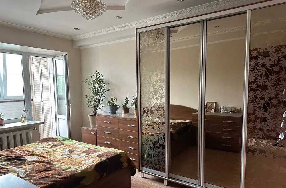 Продам 4-х ком. Радостовца Жандосова