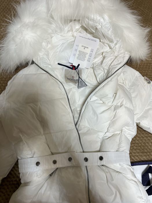 Geaca Moncler cu umplutura gasca si blana de vulpe