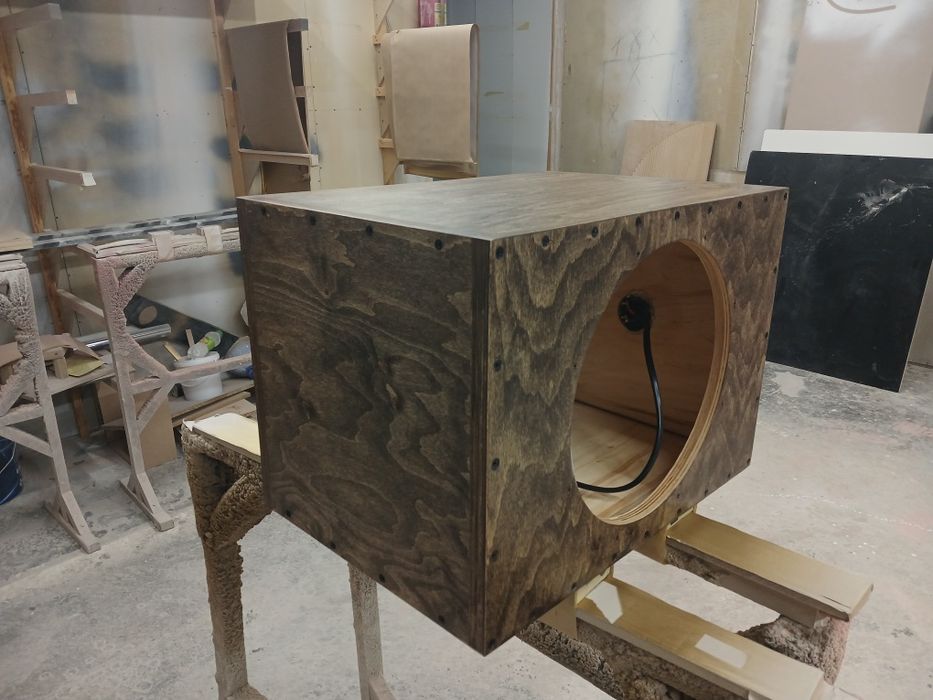 Продам короб для SQ сабвуфера 12дюймов