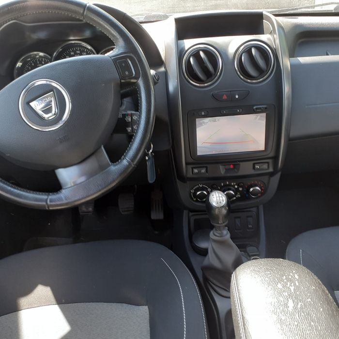 Vând Dacia Daster