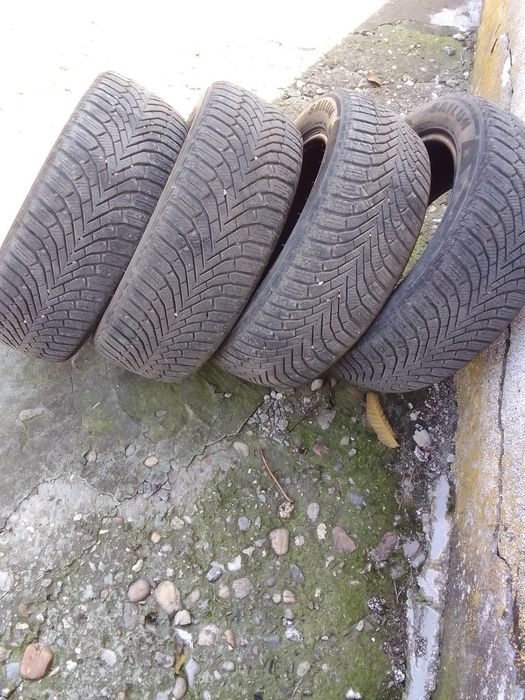 Продавам зимни гуми
