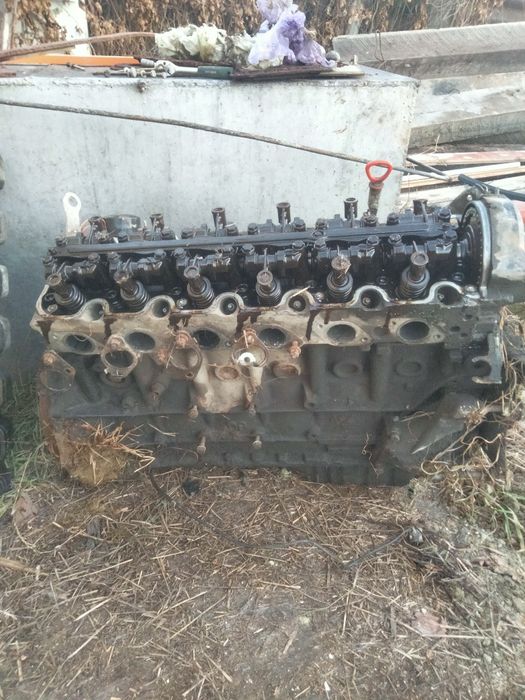 Продам запчасти на Мерседес 124