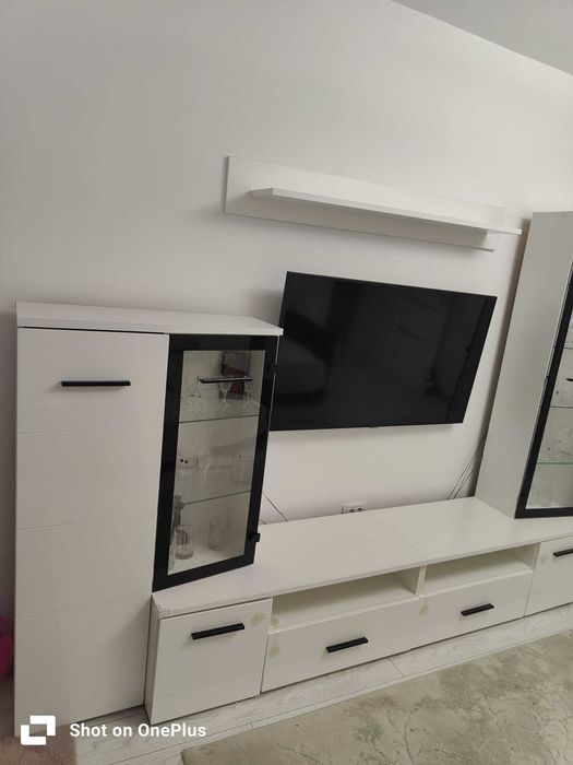 Mobilier living 300x192 alb lucios