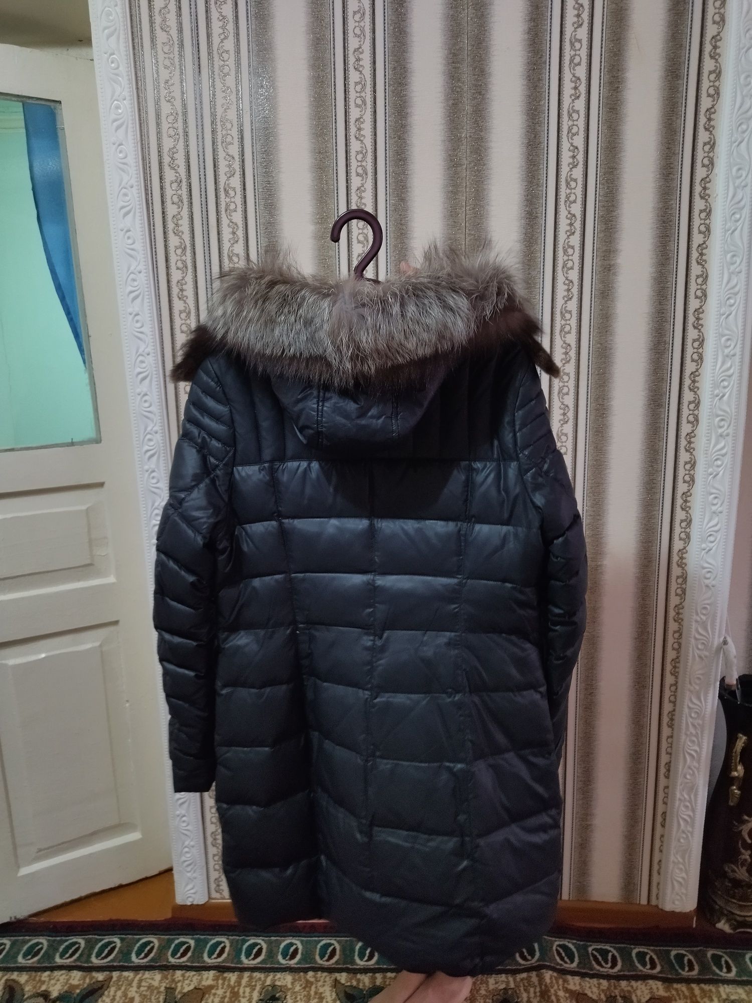 Зимний куртка с капюшоном