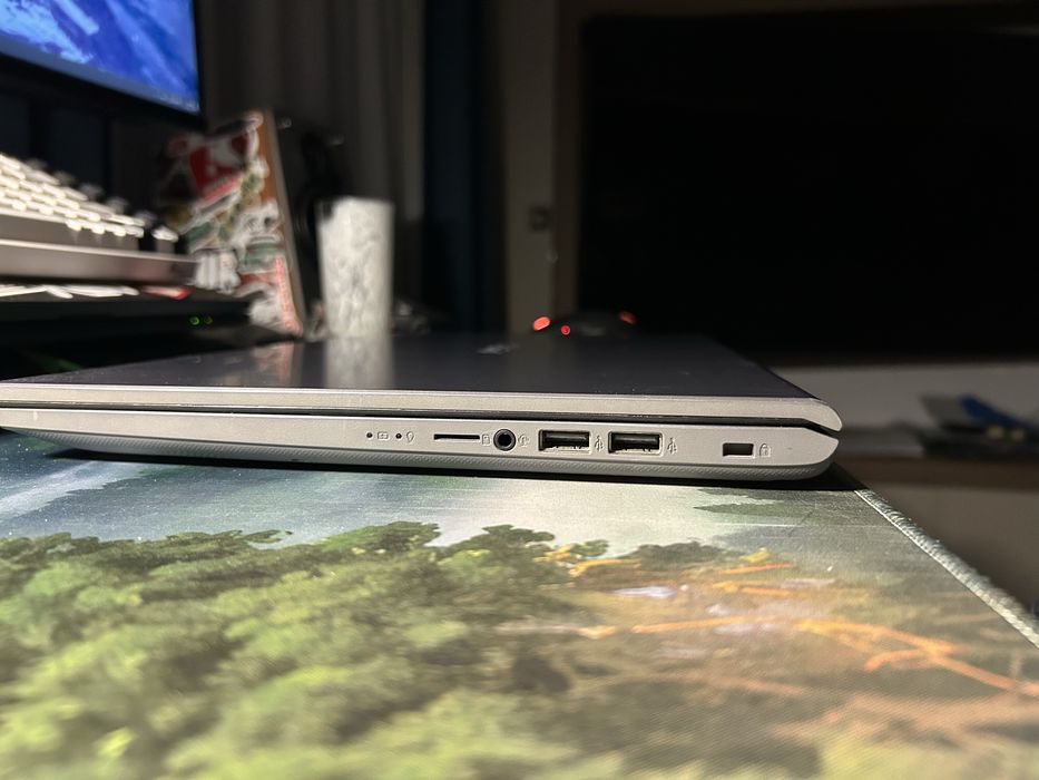 Laptop ASUS Ryzen 5, placa video Nvidia