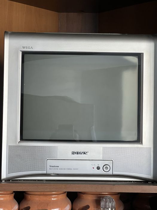Телевизор сони в хорошем состоянии