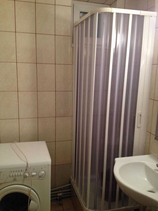 Apartament 3 camere decomandat de închiriat Alexandru cel Bun