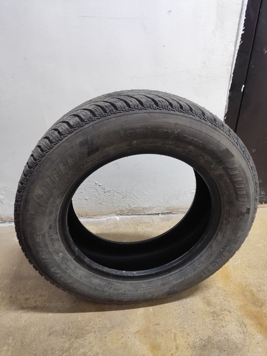 Продам шипованую резину