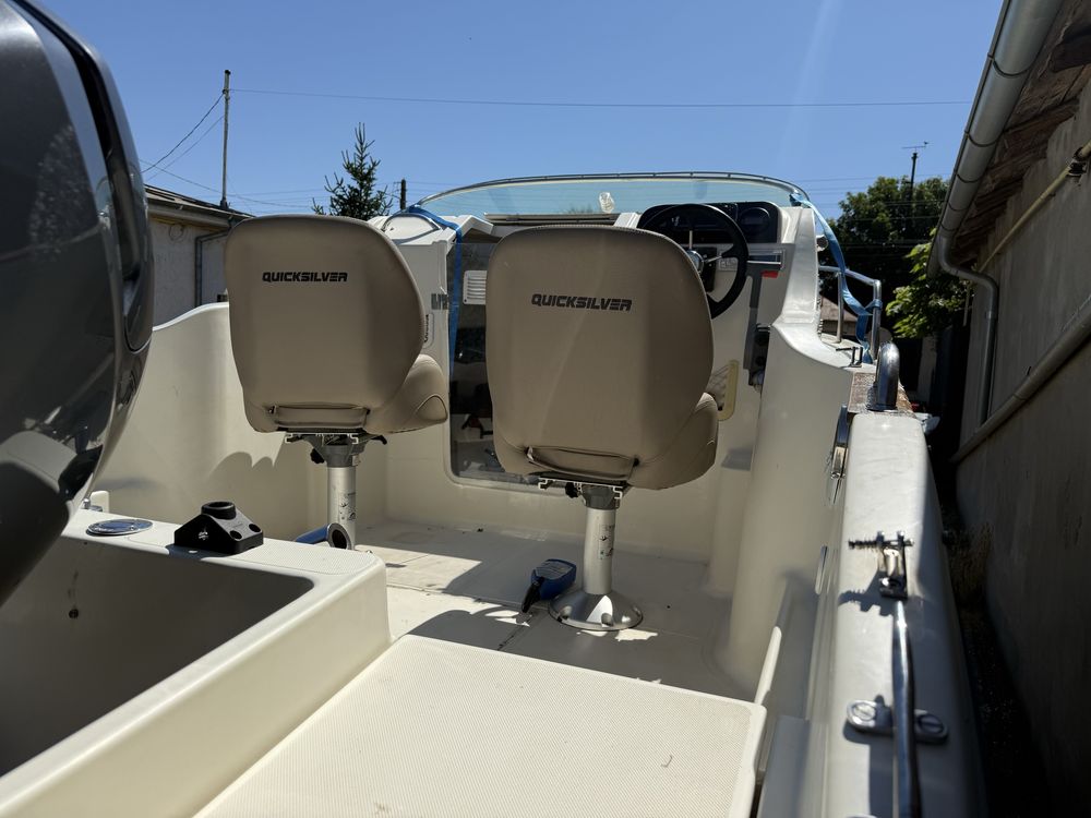 Barca cabinata 525 ,motor Yamaha 80 CP si peridoc