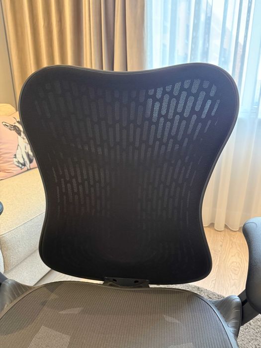 Herman Miller Mirra 2 (2025) Офис Стол - Почти Като Нов!