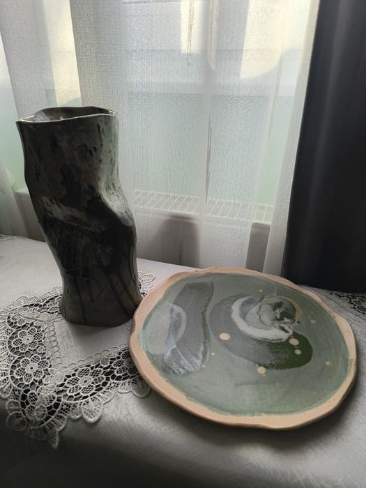 Vază și platou din ceramică