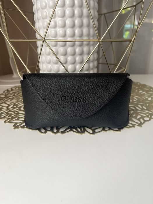 Продавам слънчеви очила Guess