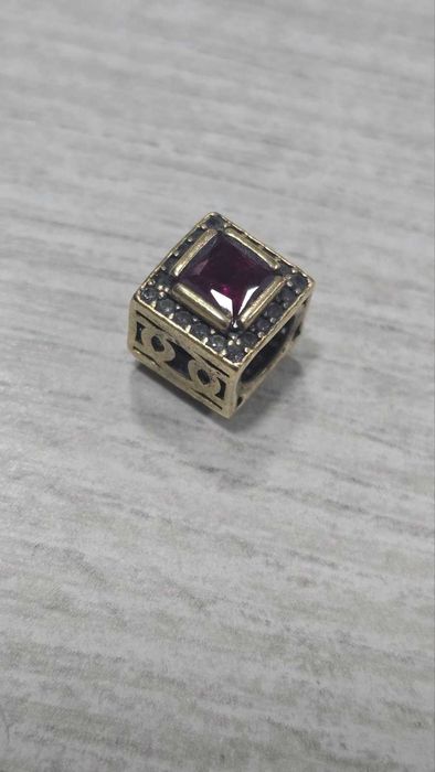 Златен талисман за гривна пандора 14 карата