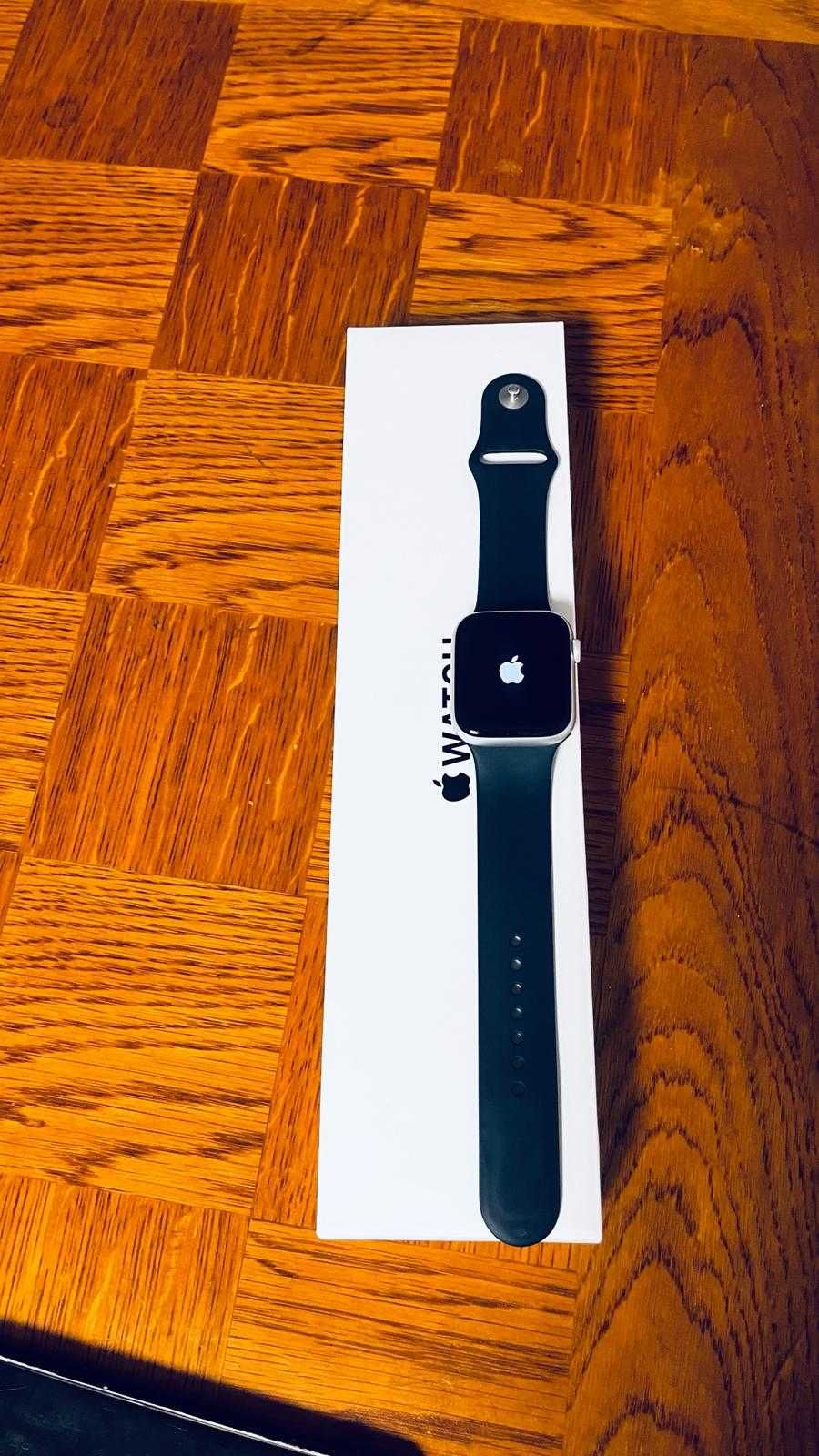 Apple watch SE gri