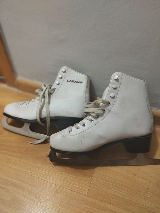 Коньки женские 40