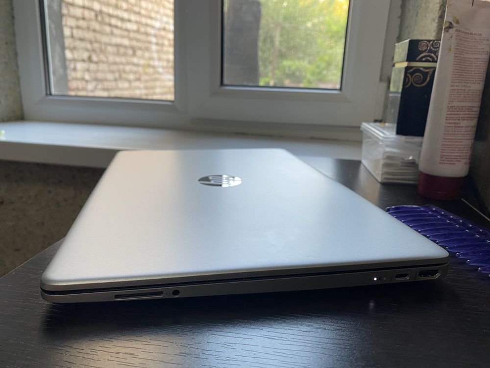 Laptop HP 15s-fq0008nia Intel N4120 / 4GB DDR4 / 256GB SSD / 15.6" HD