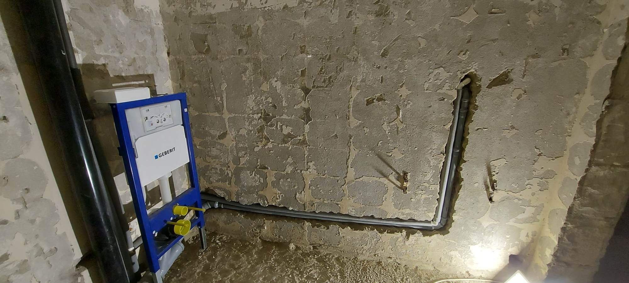 Instalator intervenții sanitare/termice