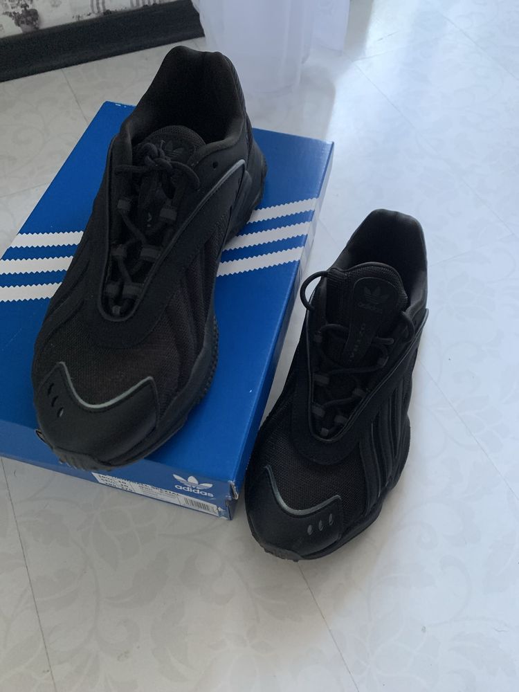 Маратонки adidas