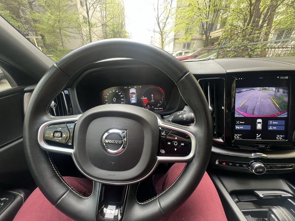 Volvo XC 60 Hybrid -motor T8 R design, 4x4 AWD