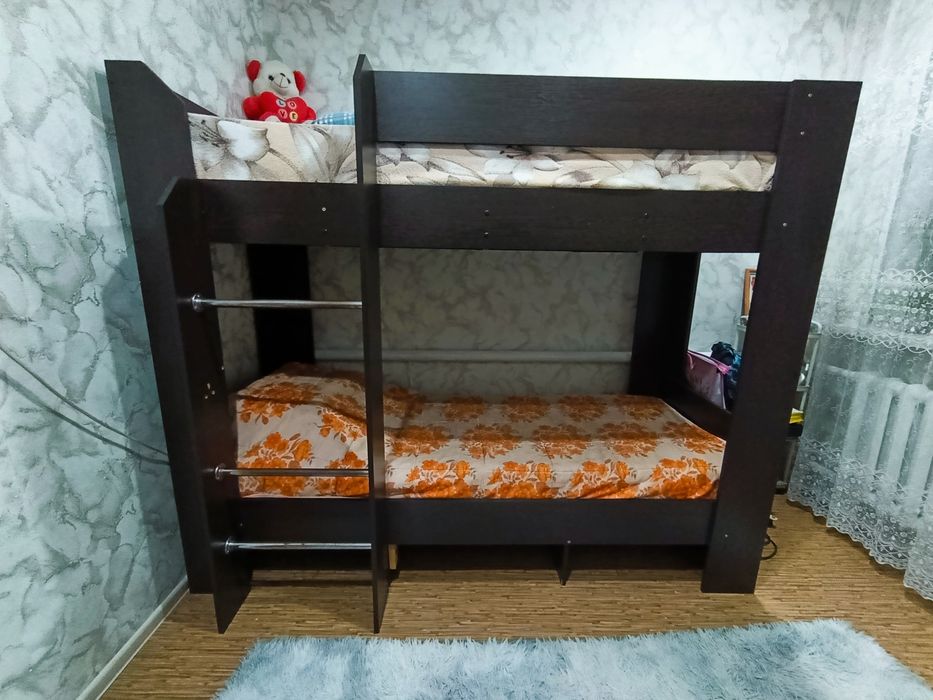 Продам 2х-ярусную кровать