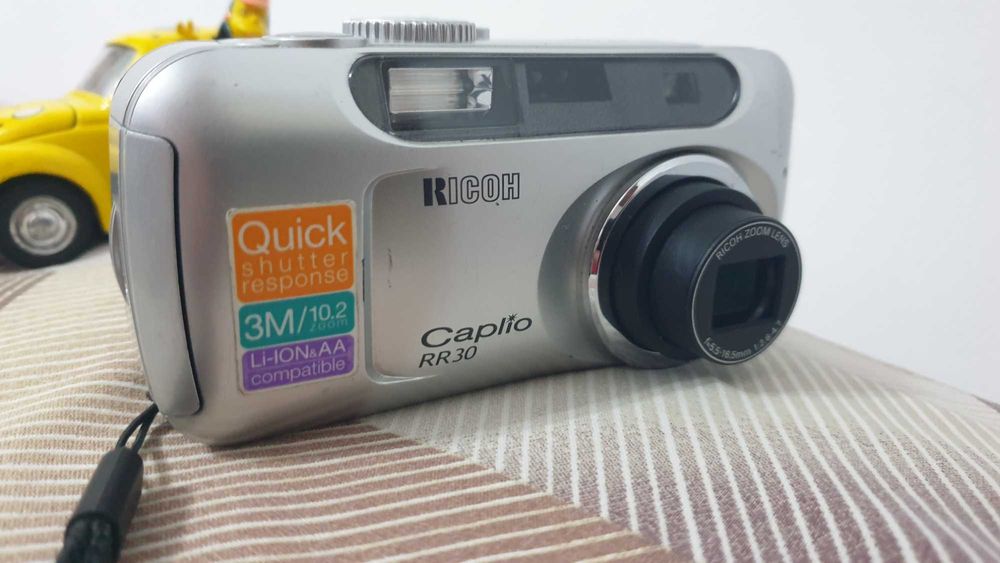 фотоапарат Ricoh Caplio RR30