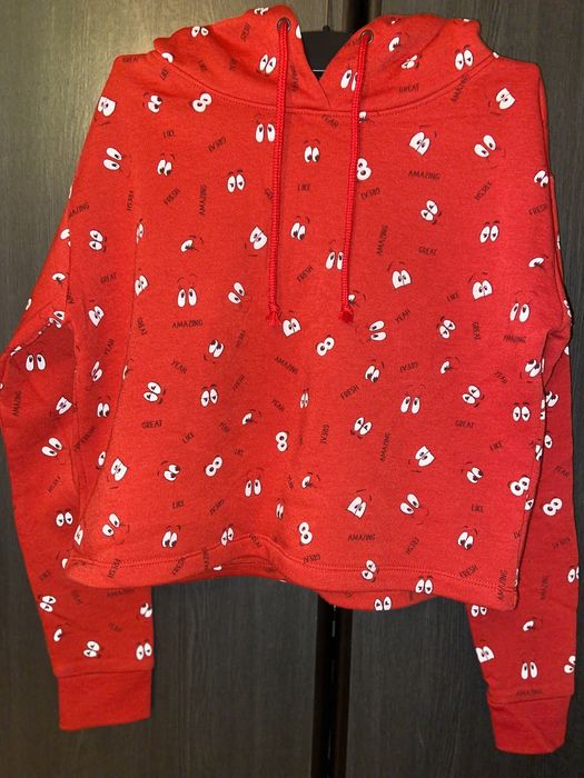 Hanorac roșu cu glugă