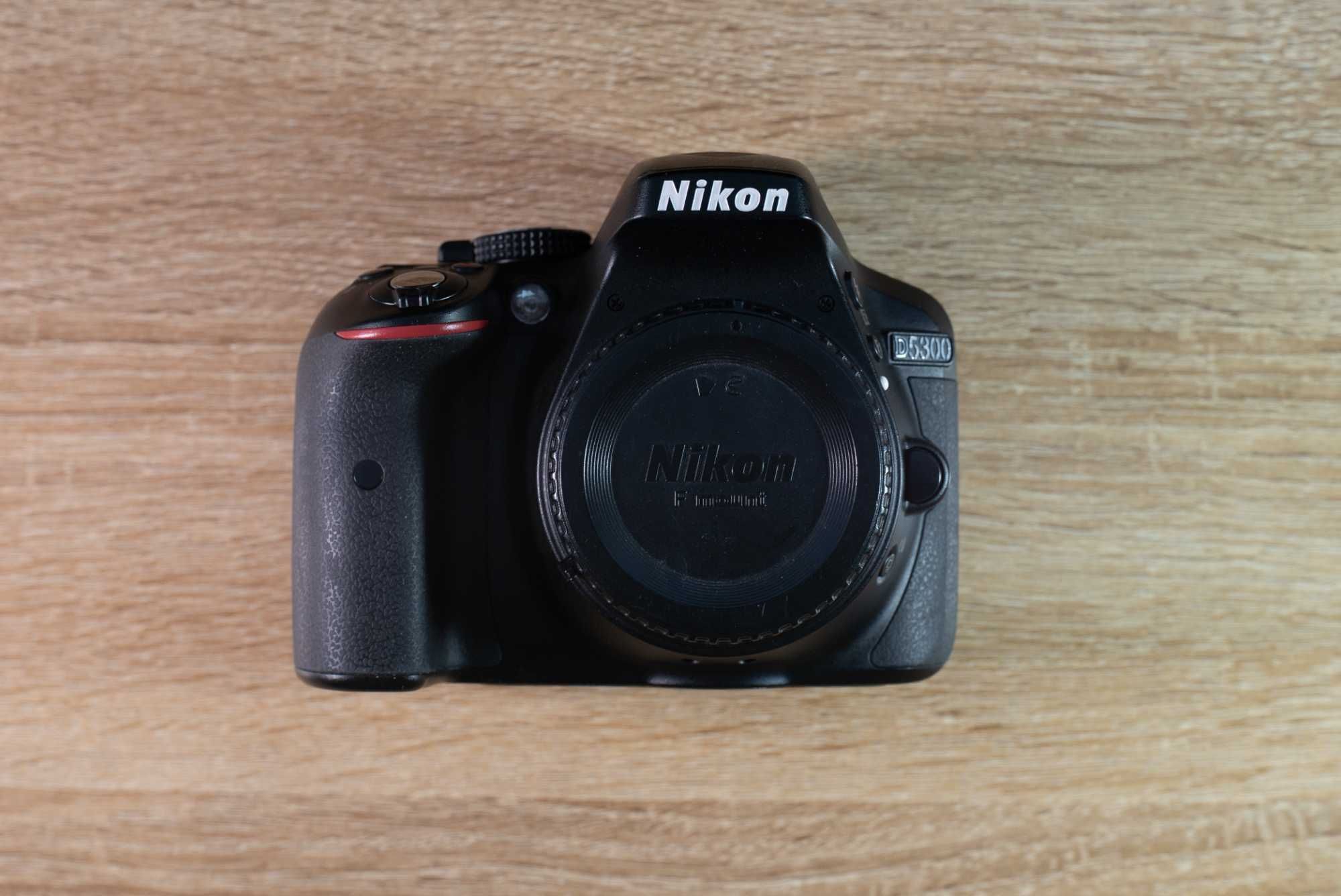 Nikon D5300 + китов + теле + аксесоари