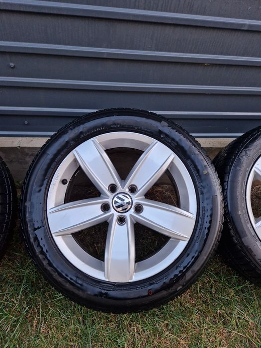Vând jante r17 passat b8