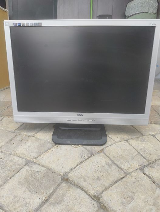 Продавам lcd monitor loc