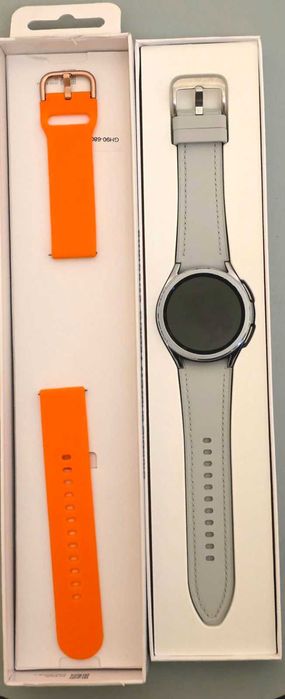 Продавам Samsung Galaxy Watch6 Classic 43mm LTE нова оригинална каишка