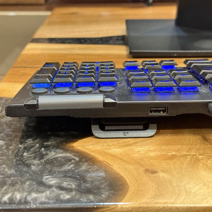 Vand tastatura gaming Logitech G815 RGB aluminiu (tactile)