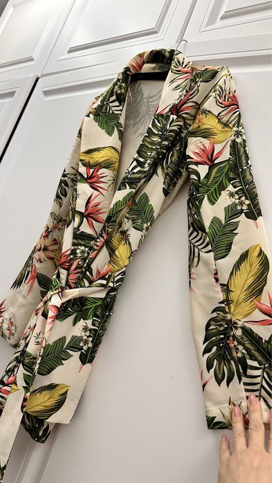 Продаю стильную накидку пиджак