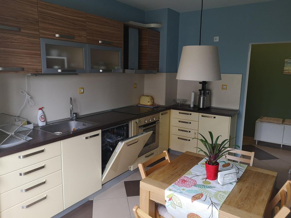 Стилен ТРИСТАЕН апартамент в кв. Каменица 1