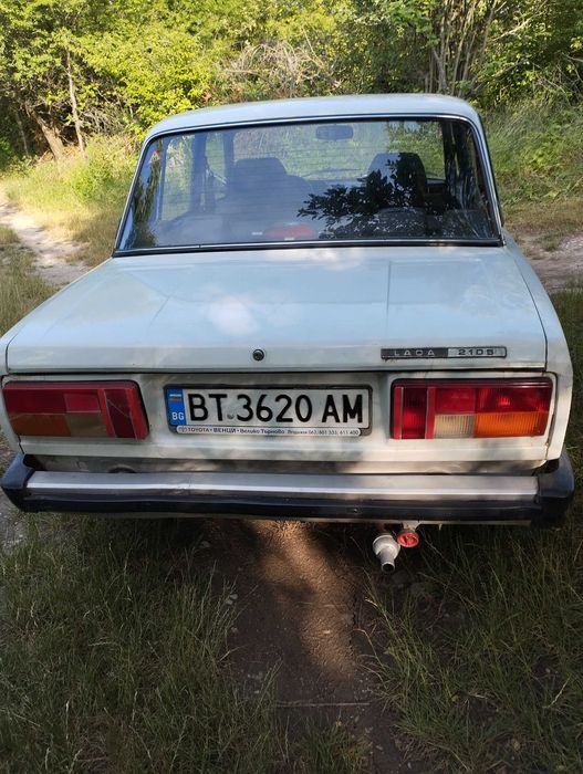 Автомобил Лада 2105