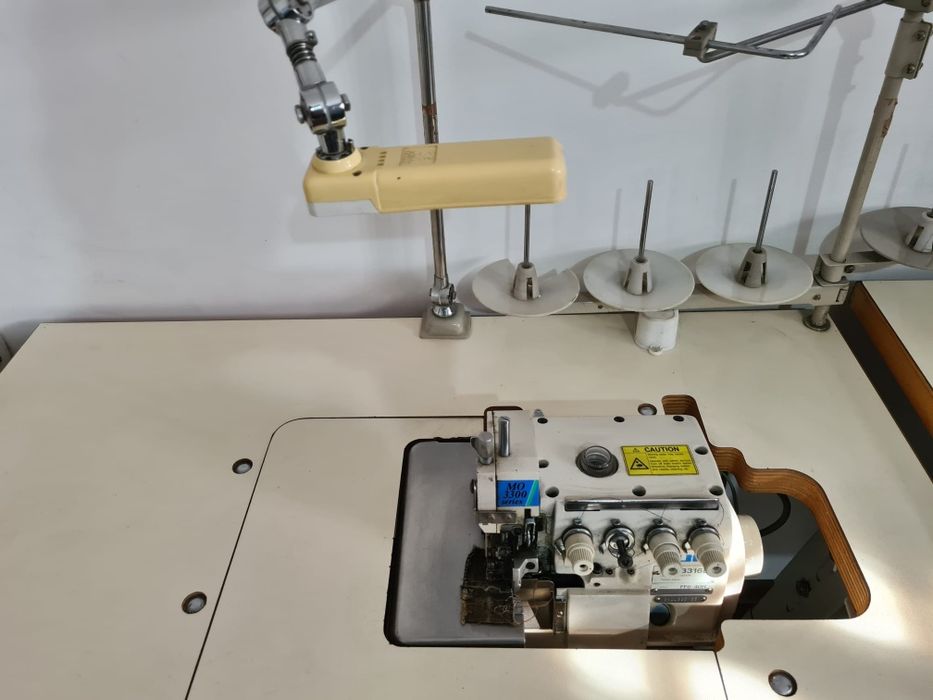 Vand masini de cusut industriale Juki si Necchi