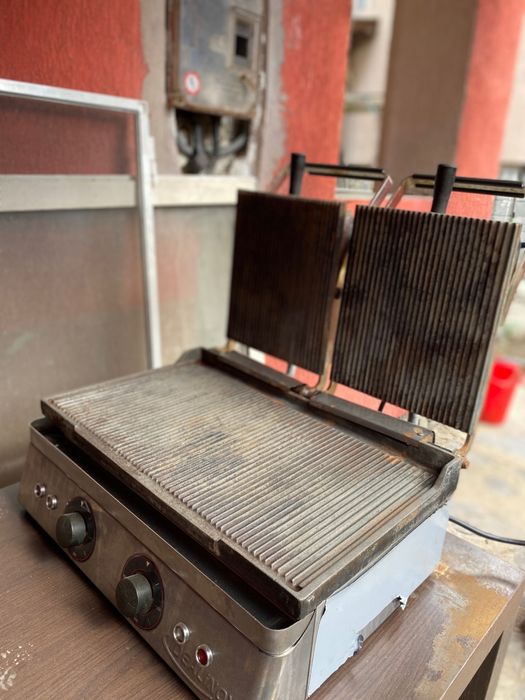 Vand friteuza dubla si grill dublu profesional!!