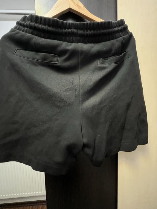 Vand pantaloni scurti